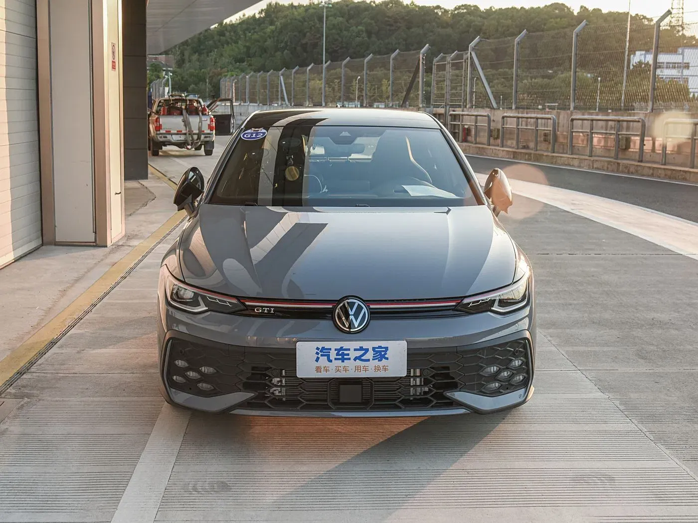 imgi_89_V-Olkswagen-Golf-Gti-High-Quality-High-Performance-in-China Volkswagen Golf GTI – High Quality High Performance– Ships Worldwide From China | Import New Cars From China - Image 1